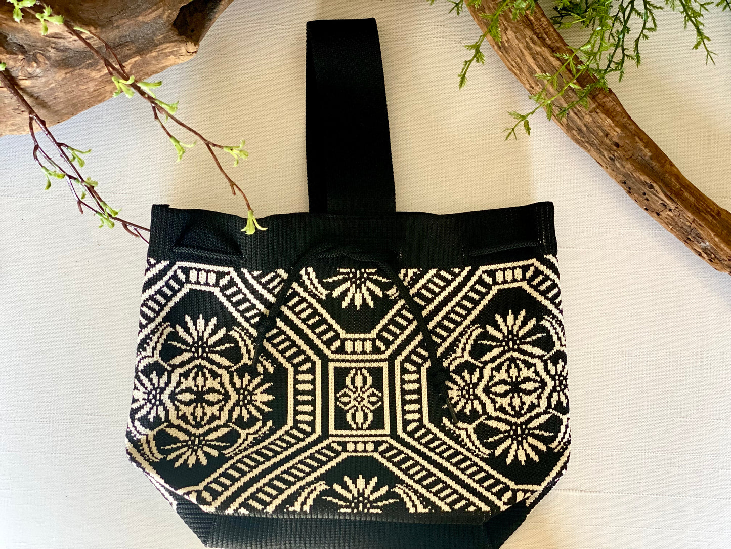 Retro Drawstring Handbag